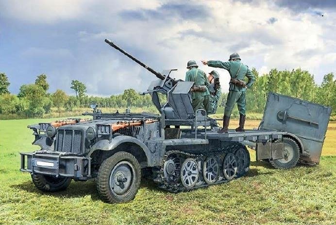 Model plastikowy Sd.Kfz 10/4 z Flak 30 i załogą 1/35 Italeri