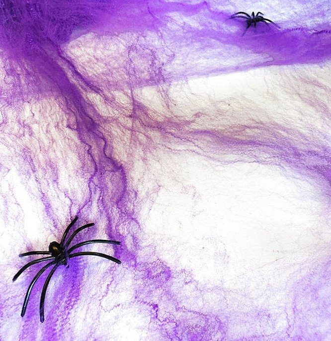 Sztuczna pajęczyna z pająkami / dekoracje HALLOWEEN / PAJĄKI / fioletowa