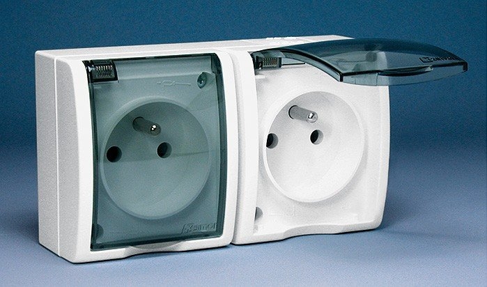 Kontakt-Simon Gniazdo hermetyczne podwójne AQUARIUS z/u 16A IP54 z klapką transparentną białe - AQGZ1-2/11a