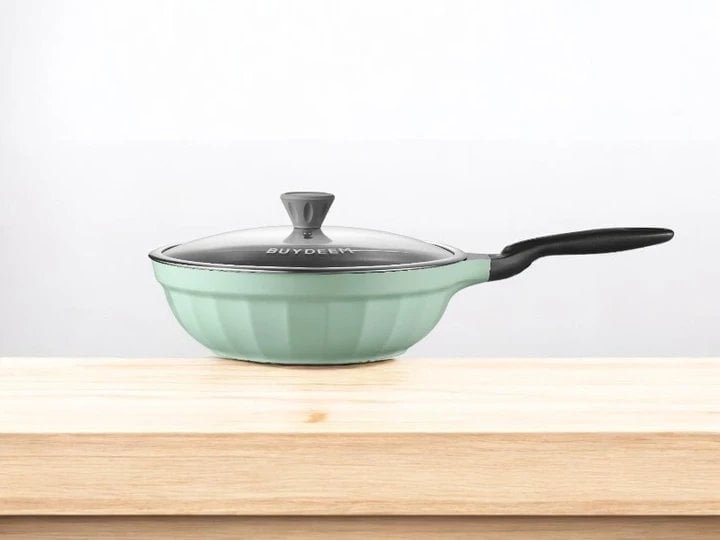 BUYDEEM Aluminiowa patelnia z nieprzywierającą powłoką i szklaną pokrywką 30 cm, model CP102, kolor Cozy Greenish