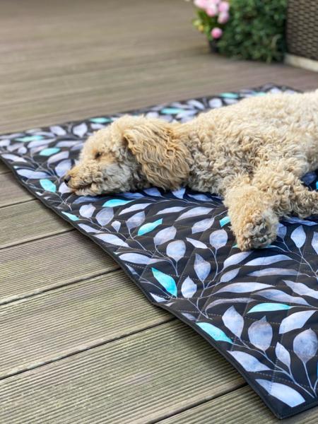 AUUU Mata dla Psa - MIĘTĘ CZUJĘ - Narzuta ochronna