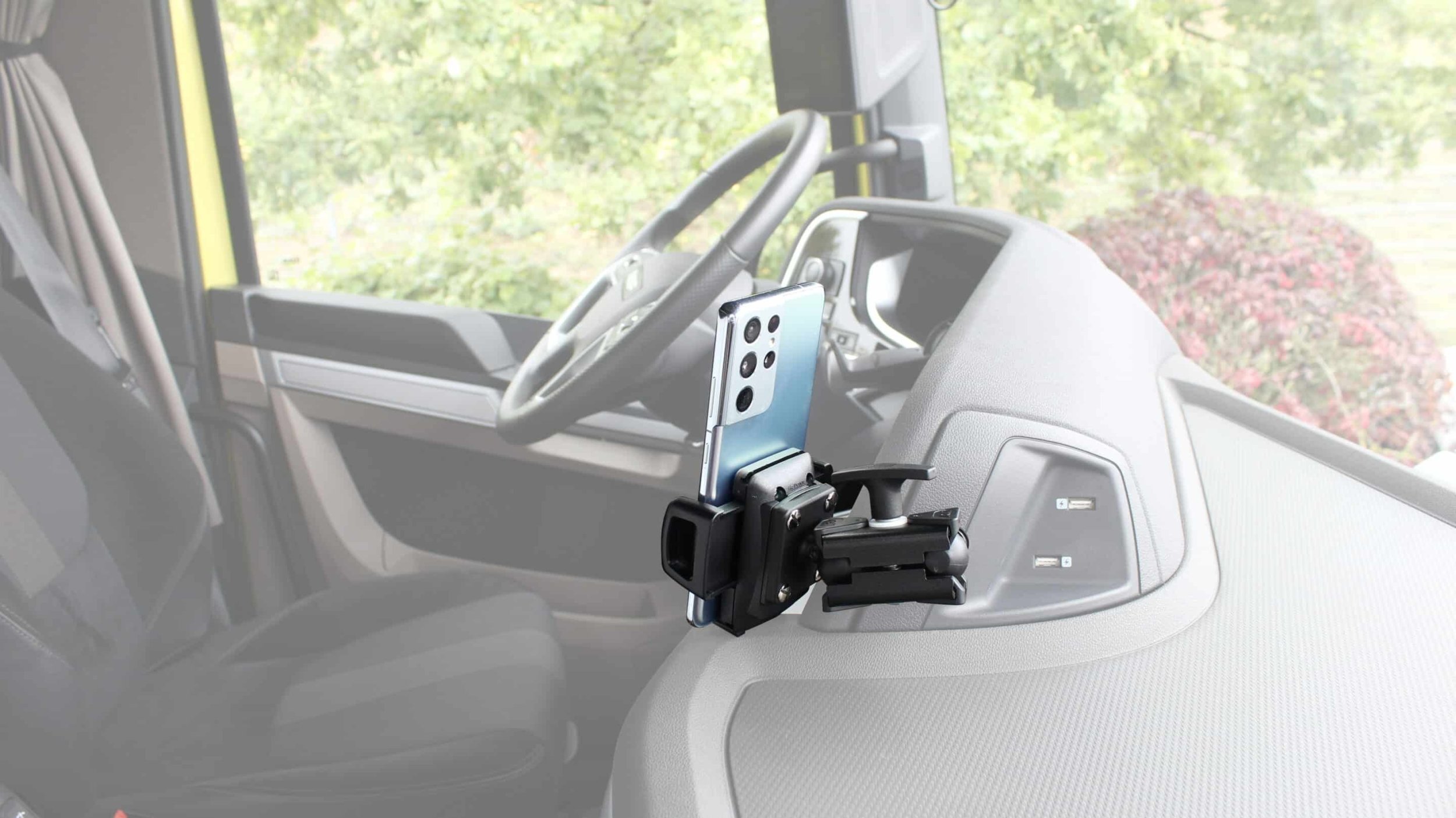 Arat Arat installation set smartphone DAF XF/XG/XG+ from model year 21 uw