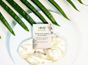 Satynowa gumka do włosów Yeye Ecru