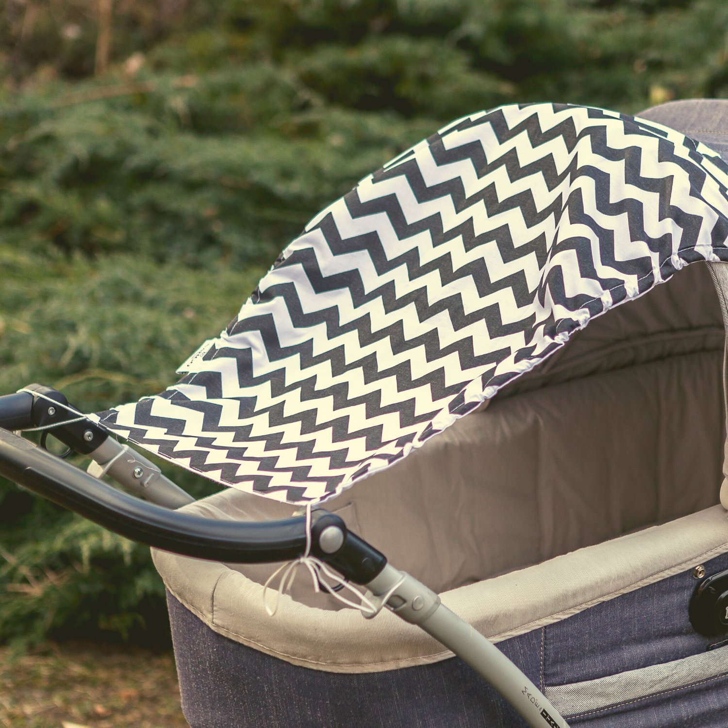 Sango Trade ŻAGIEL PRZECIWSŁONECZNY - Czarne zygzaki