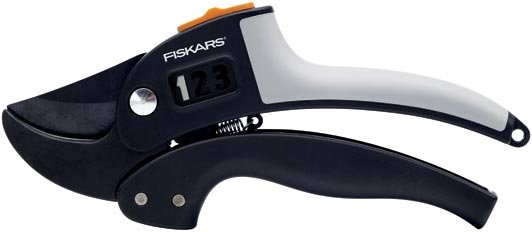 Sekator Fiskars PowerStep P83 kowadełkowy