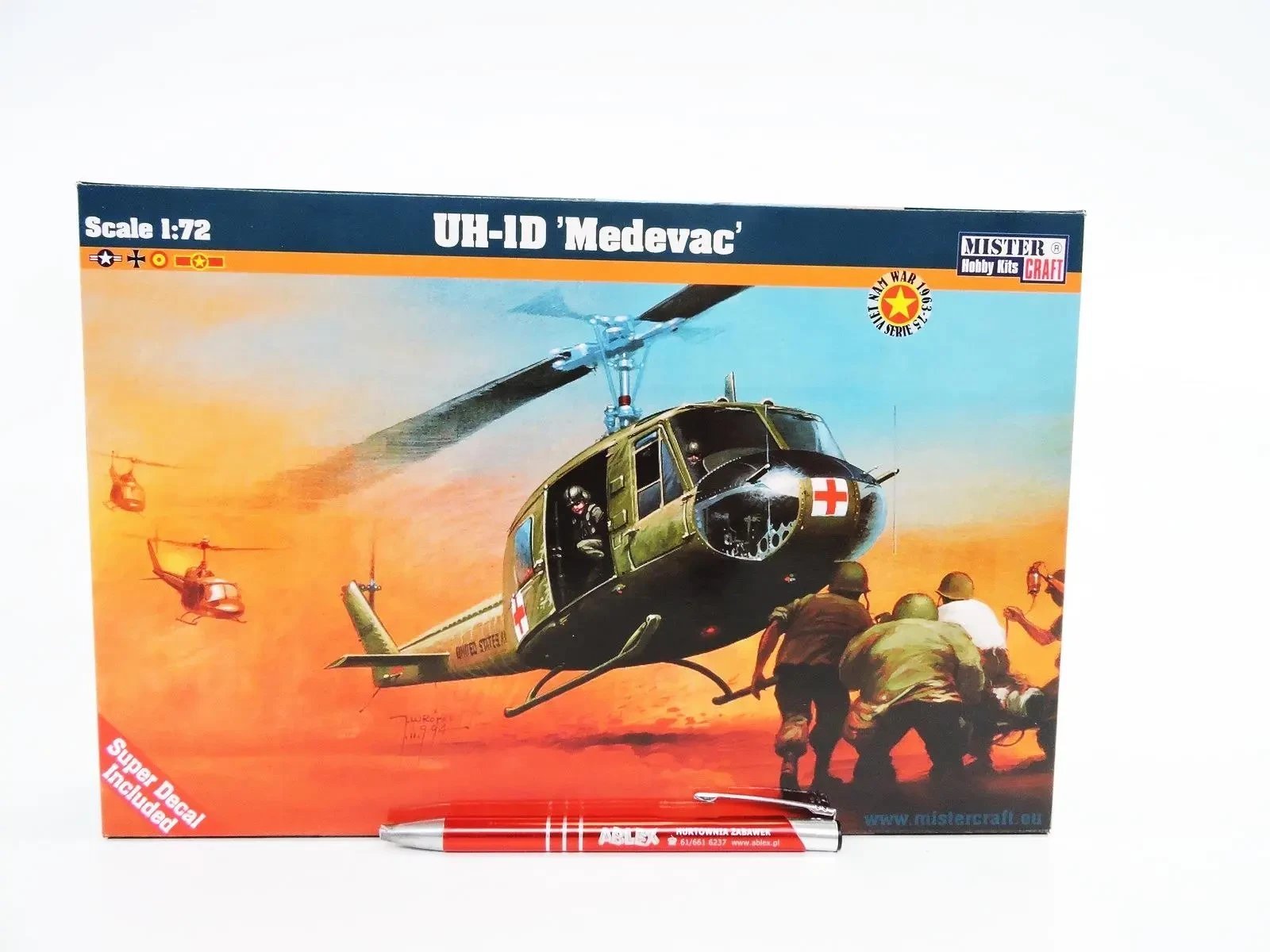 Olymp Aircraft Model helikoptera do sklejania Bell UH-1D Medevac 1:72 D-80