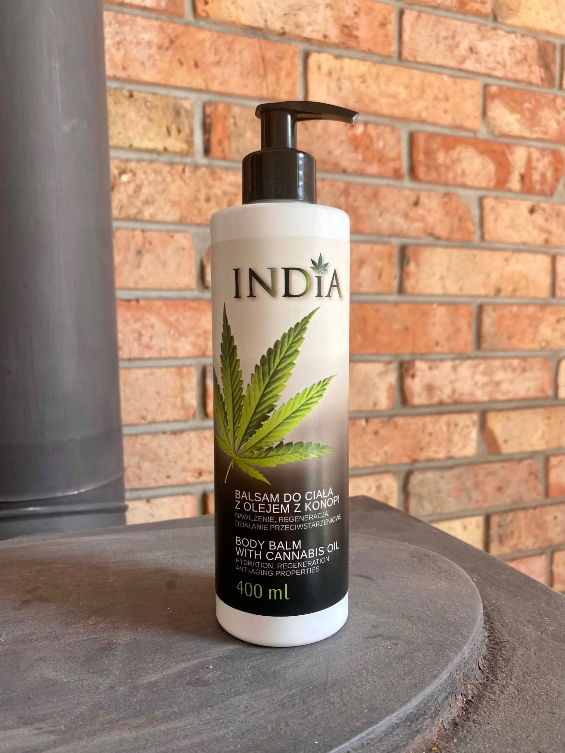 India Cosmetics India 400ml balsam do ciała z olejem z konopi