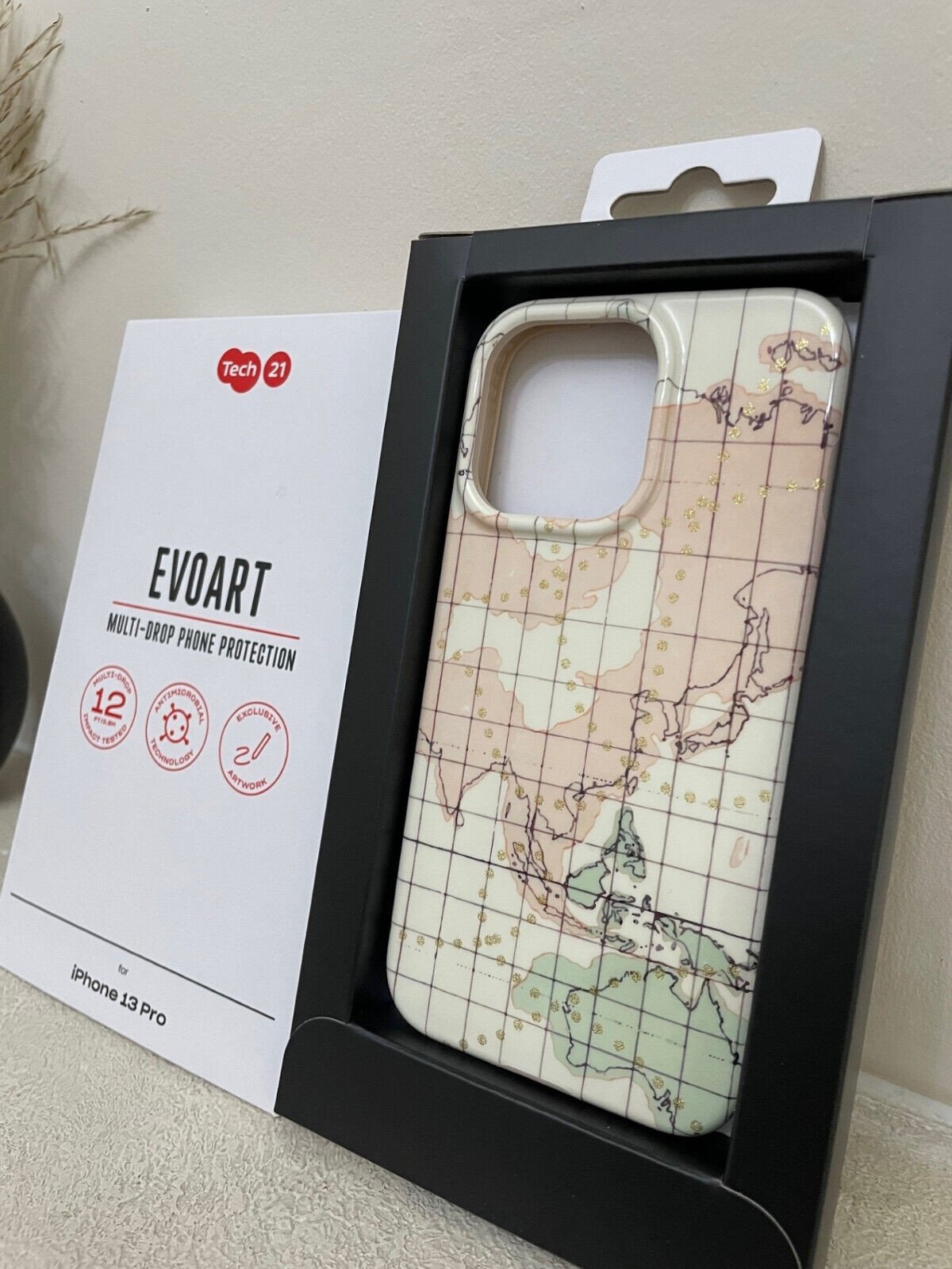 T21-9353 Tech21 EvoArt for iPhone 13 Pro - Wonderers Map