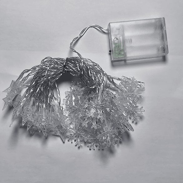 Lampki choinkowe Activejet Lampki choinkowe LED snowflake/star - 10m/80 lampek ciepłe białe/warm white zasilane bat. 3xAA EHD-LS06