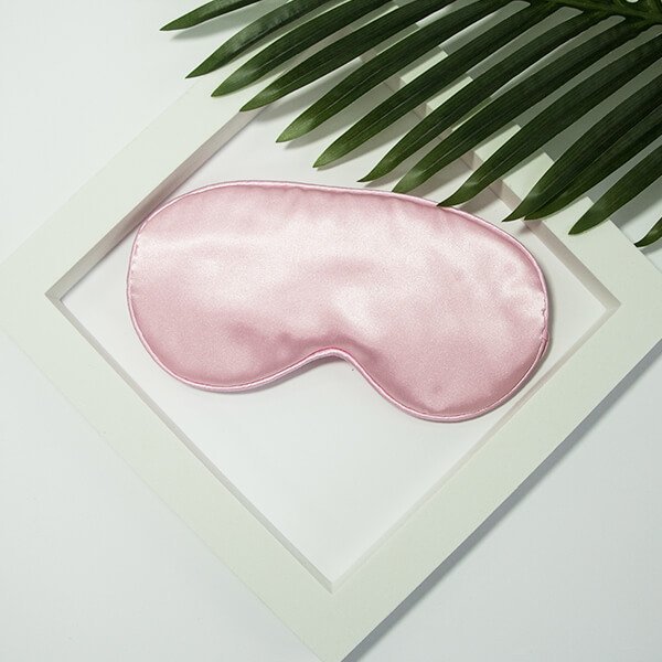 Satynowy komplet w kolorze różowym Yeye