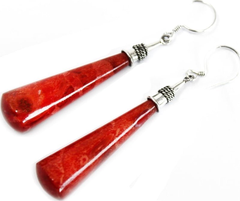 Lovrin Kolczyki srebrne Koral - Podłużne