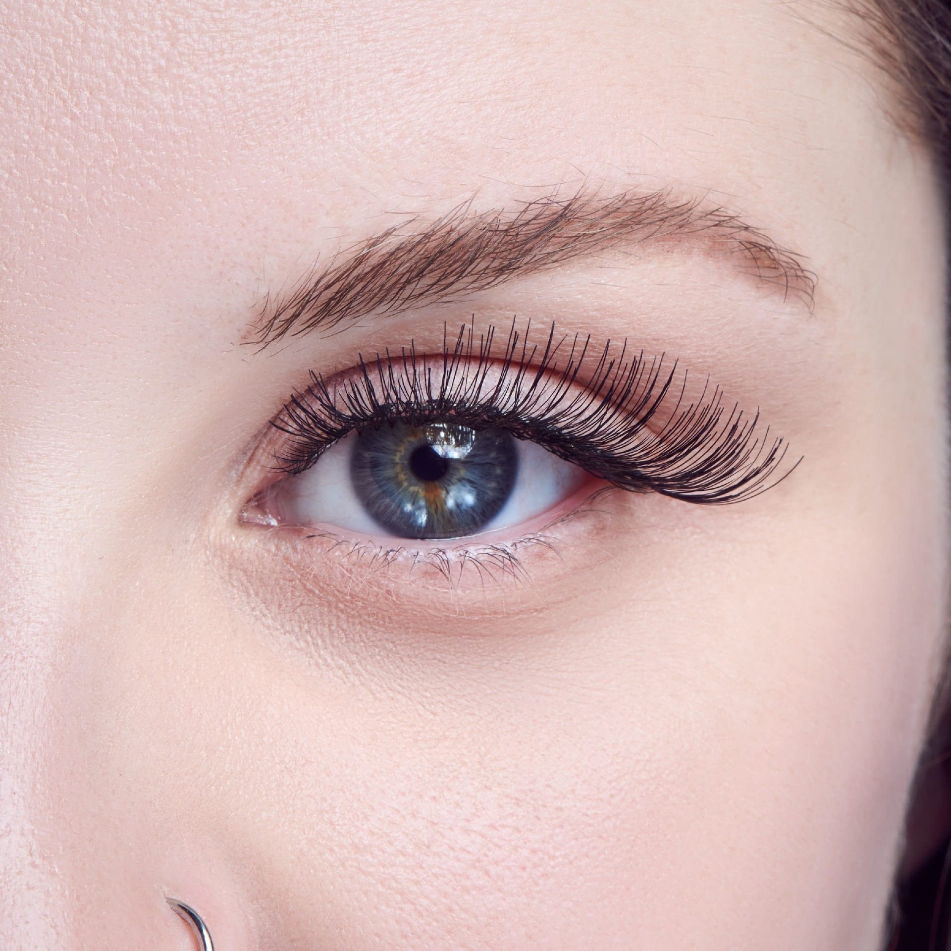 KISS Sztuczne Rzęsy Natural Lashes - Stunnig 1 para + klej 1g