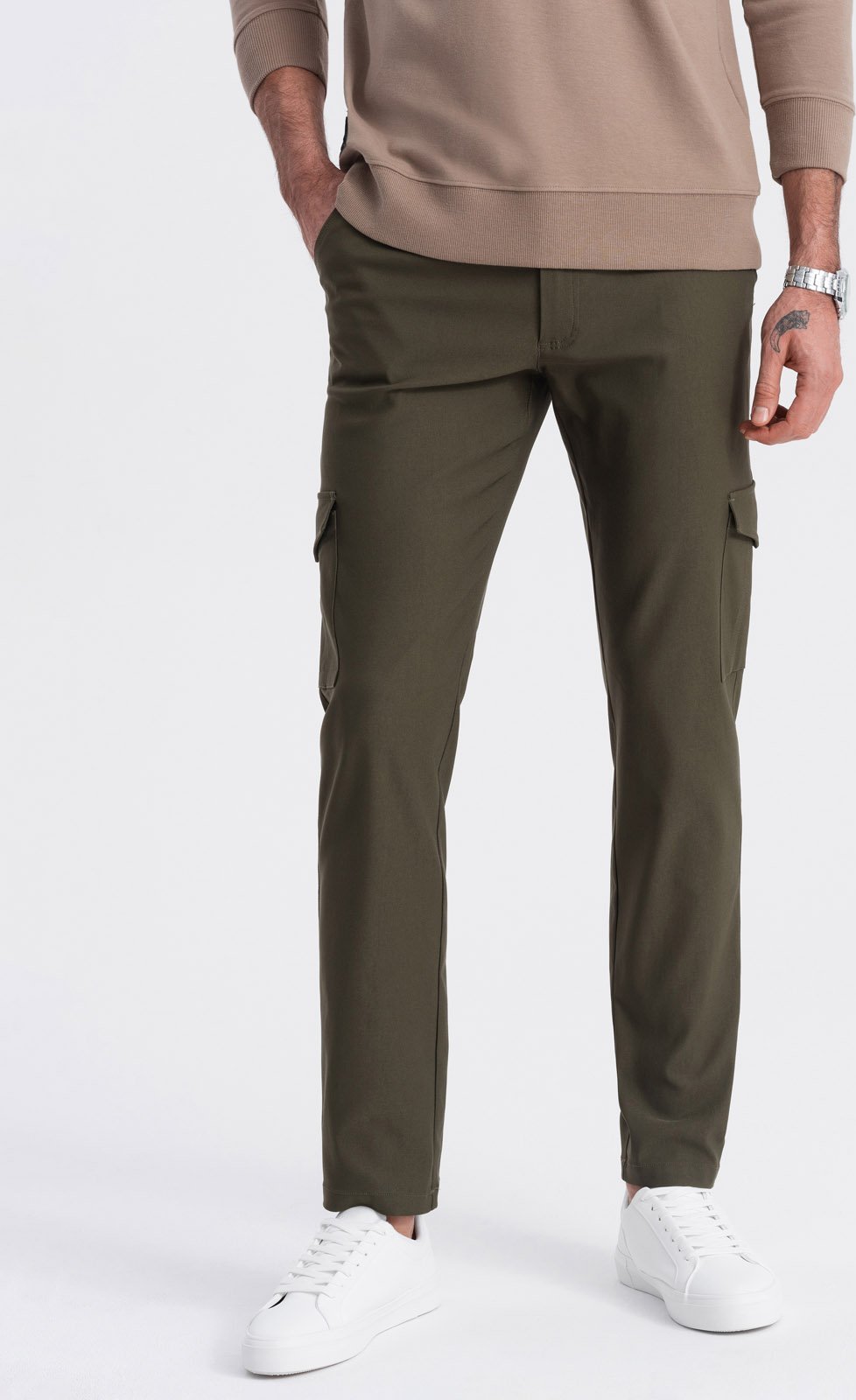 Ombre Spodnie męskie materiałowe REGULAR z kieszeniami cargo - ciemnooliwkowe V1 OM-PACG-0178 XXL