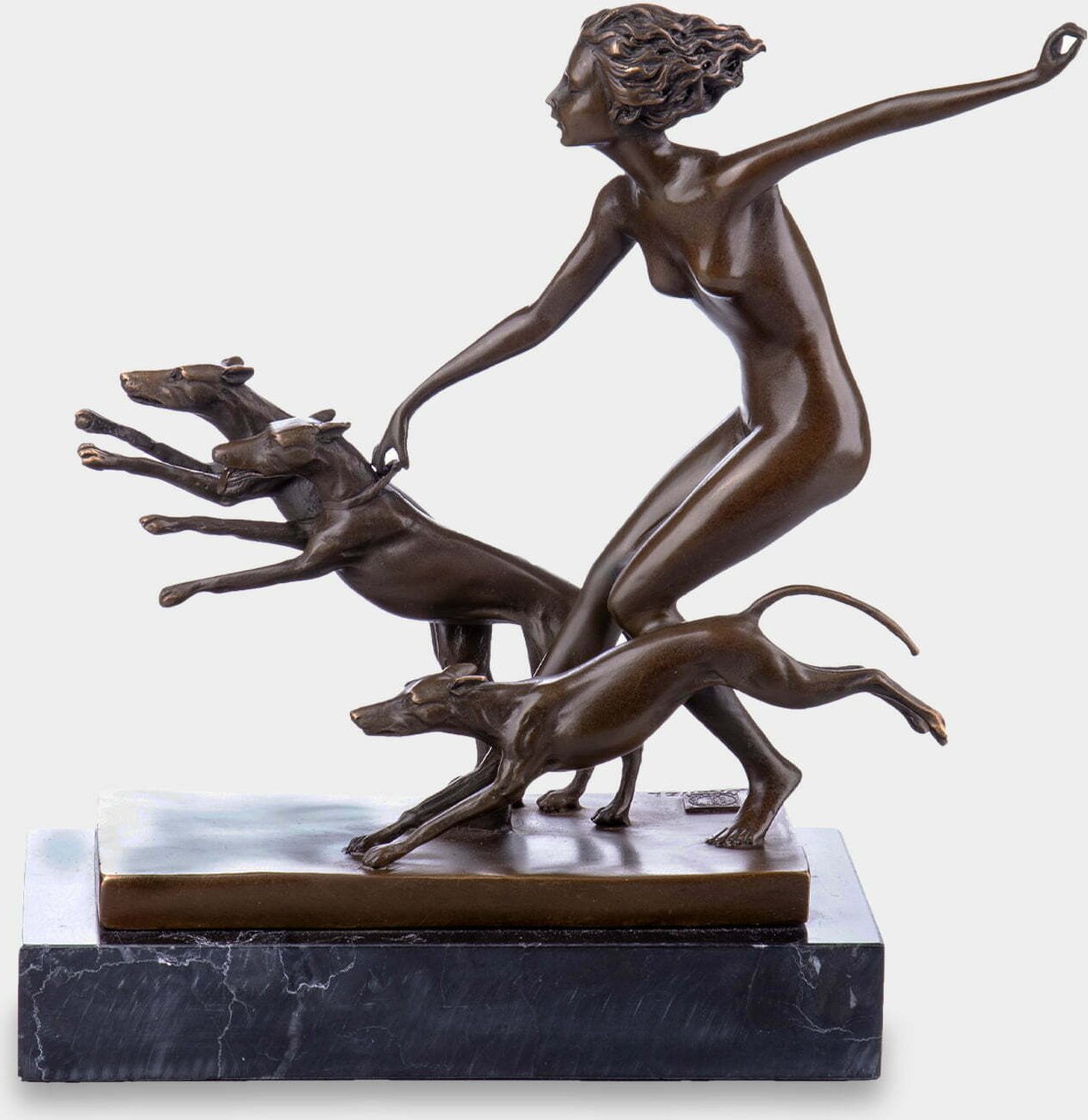 rzezbyzbrazu Diana z Psami Rzeźba z Brązu