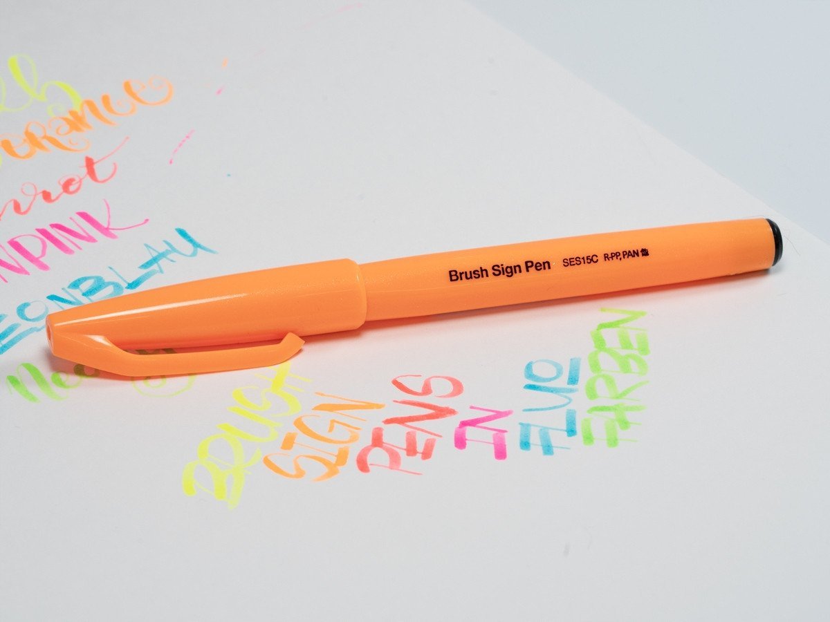 Pisak pędzelkowy Pentel Brush Sign Pen SES15C fluo