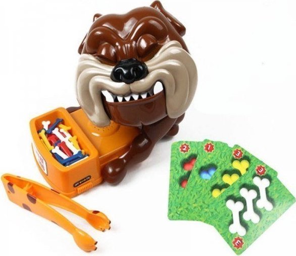 Bull Fight Dog GraŚpiący Wściekły Gryzący Pies