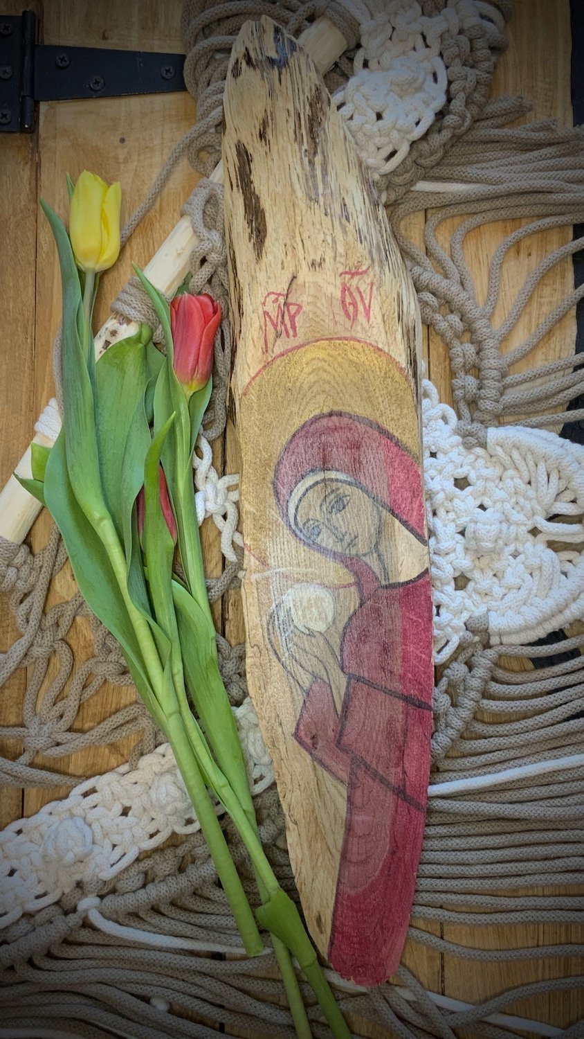 Matka Boża z Hostią w dłoniach