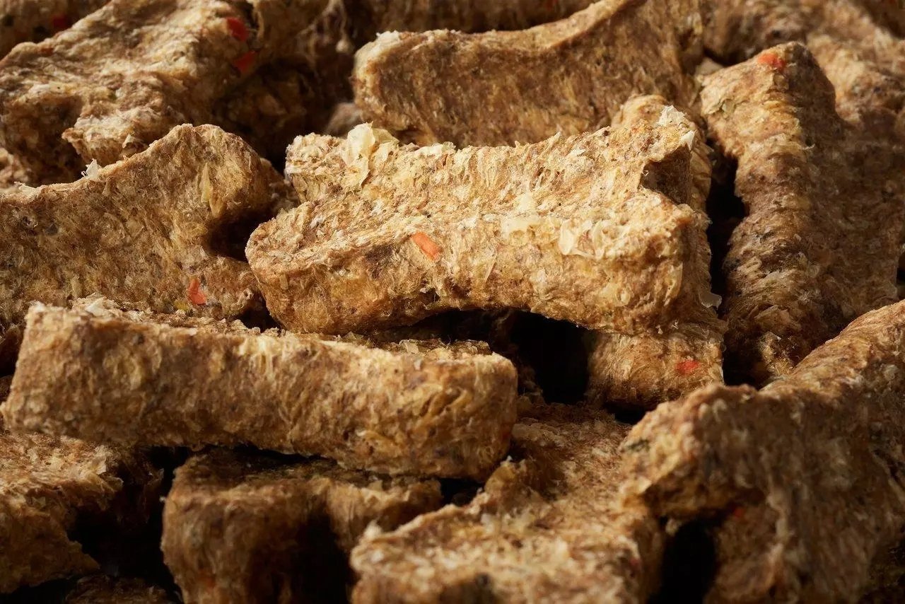 MIRA MAR BOW WOW 669 MIĘSNE MINI KOŚCI WIEPRZOWE Z WARZYWAMI