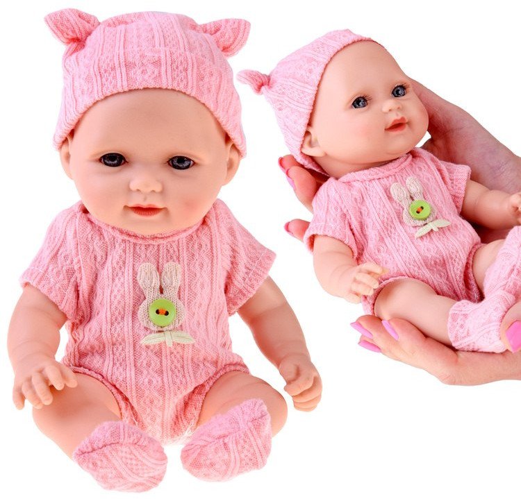 Jokomisiada Urocza lalka BOBAS 26 cm - lekka i ruchoma w śpioszkach z czapeczką ZA5831