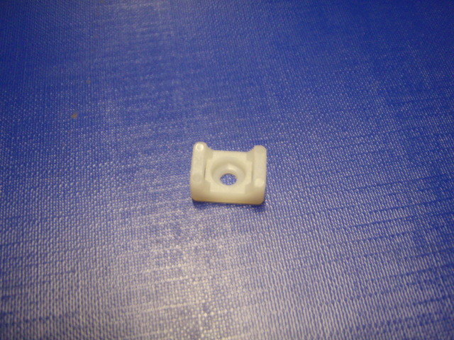 Trytyt Siodełko mocujące 15x10x7 do MC,IC,ST-HC-1 100szt. - HC-1