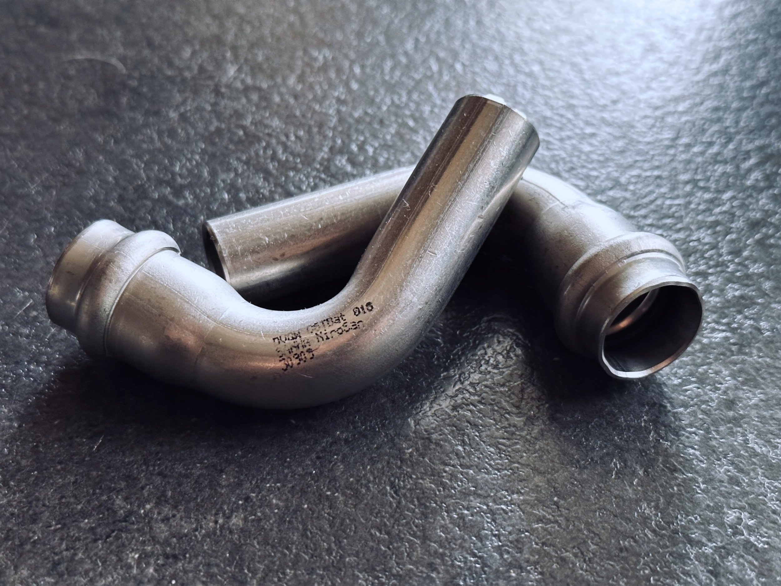 SANHA Kolano SANHA-NIROSAN-Stahl szlachetna d90° d18 jednokielichoweSANHA