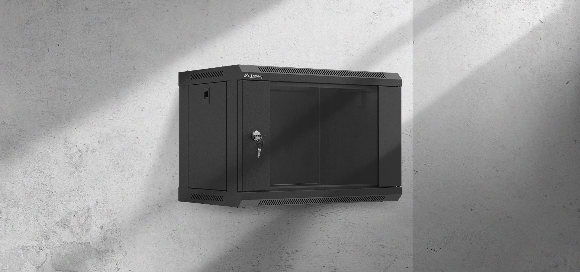 Szafa instalacyjna rack wisząca 19" 6U 540x350 czarna drzwi przeszklone LANBERG (Flat Pack)