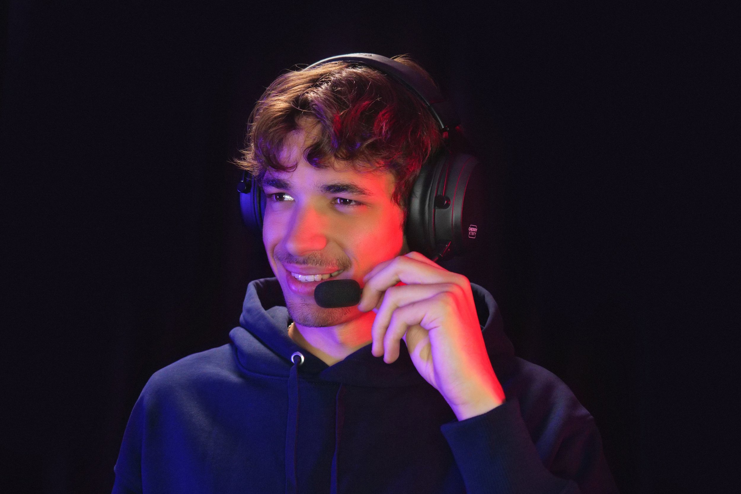 CHERRY Xtrfy H3 Gaming Headset Wireless