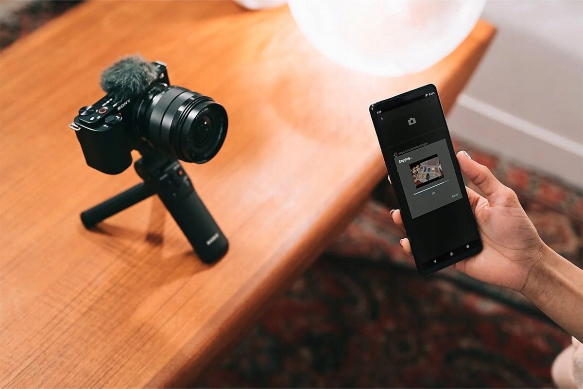 Kamera cyfrowa Sony VLOG Camera | ZV-E10 | Mirrorless Camera body | 24.2 MP | ISO sensitivity (max) 32000 | Display diagonal 2.95 " | Wi-Fi | APS-C ty