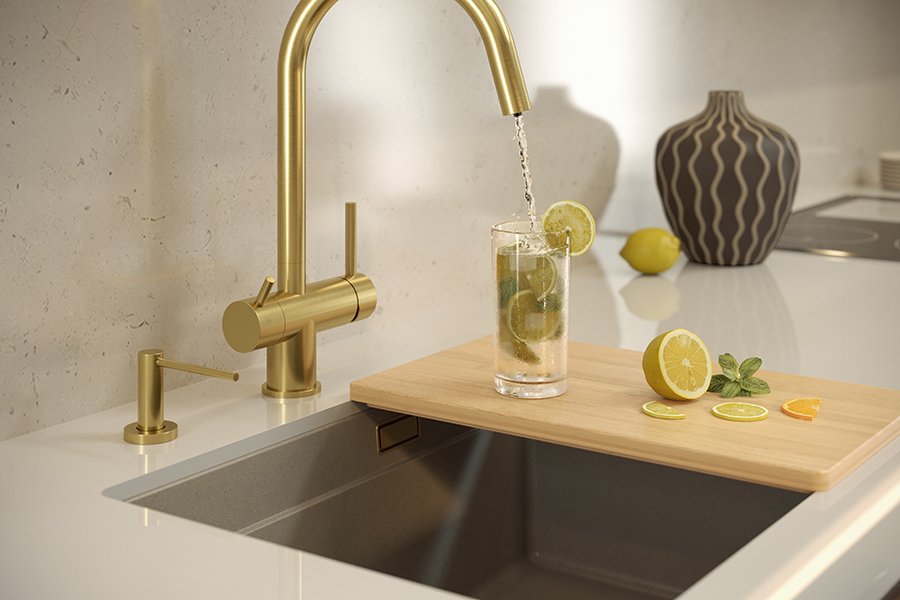 LOGAN 100 GraniteQ zlewozmywak soft taupe 56x45x21,5 cm 1-komorowy podwieszany z syfonem manualnym złoty+zestaw 2 noży Fiskars