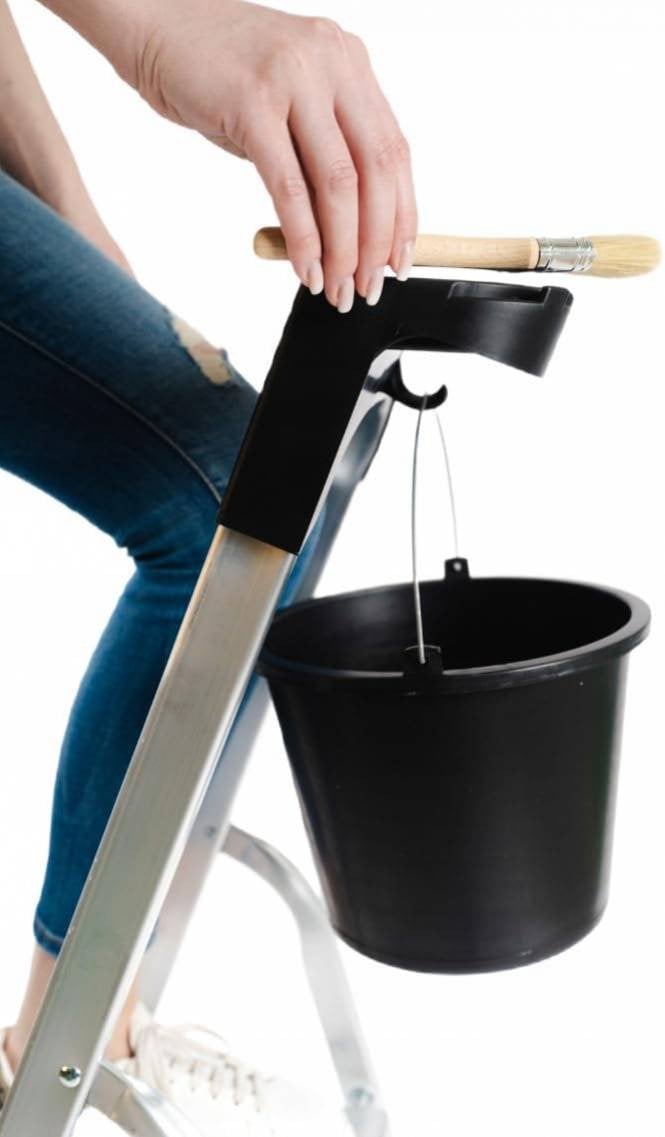 PLASTIC TOOL HOLDER FOR DOMESTIC LADDERS