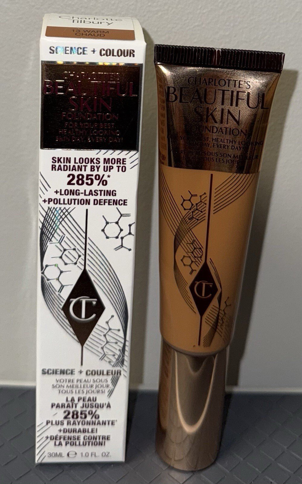 Charlotte Tilbury Beautiful Skin Science + Colour Radiant Finish Liquid Foundation 13, Ciepły, 30 ml For Women