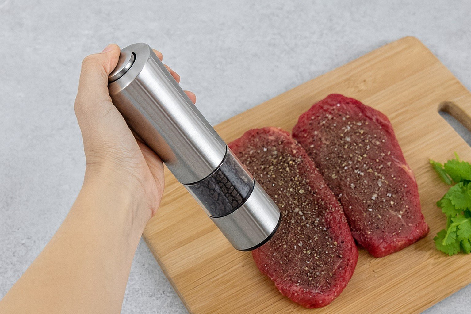 Młynek elektryczny do soli i pieprzu 47296 Fackelmann