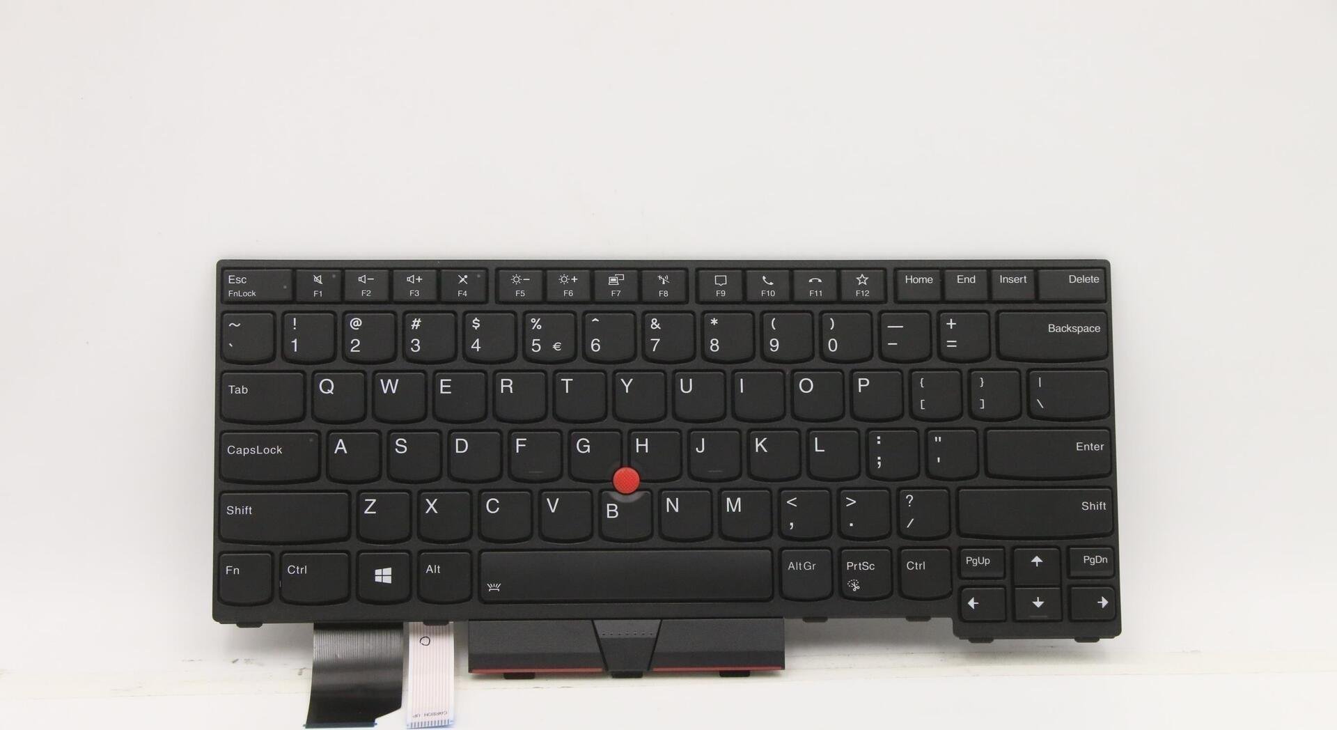 Full-size Portuguese keyboard