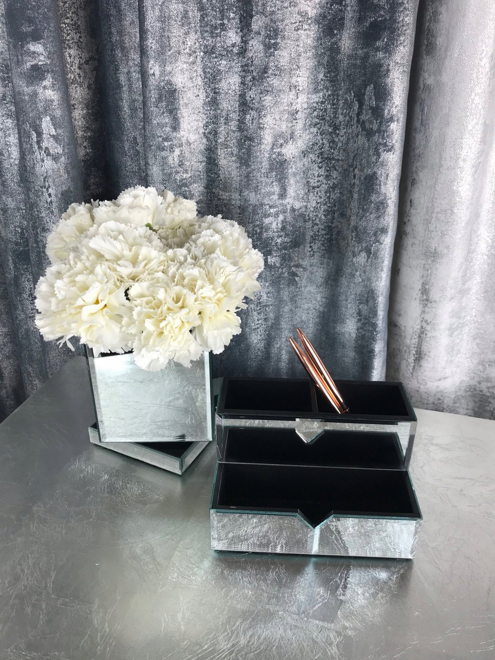 Moon in the room PS Organizer MIRROR, Paris.