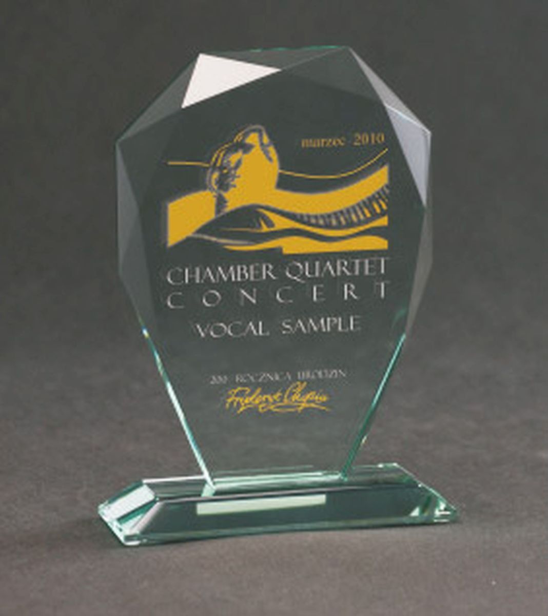 Victoria Sport Trofeum szklane grawerowane z etui +wypełnianie farbą