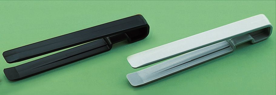 Kaiser Plastikowe Szczypce Do Papieru 2 szt. Czarno-Srebrny (4062)