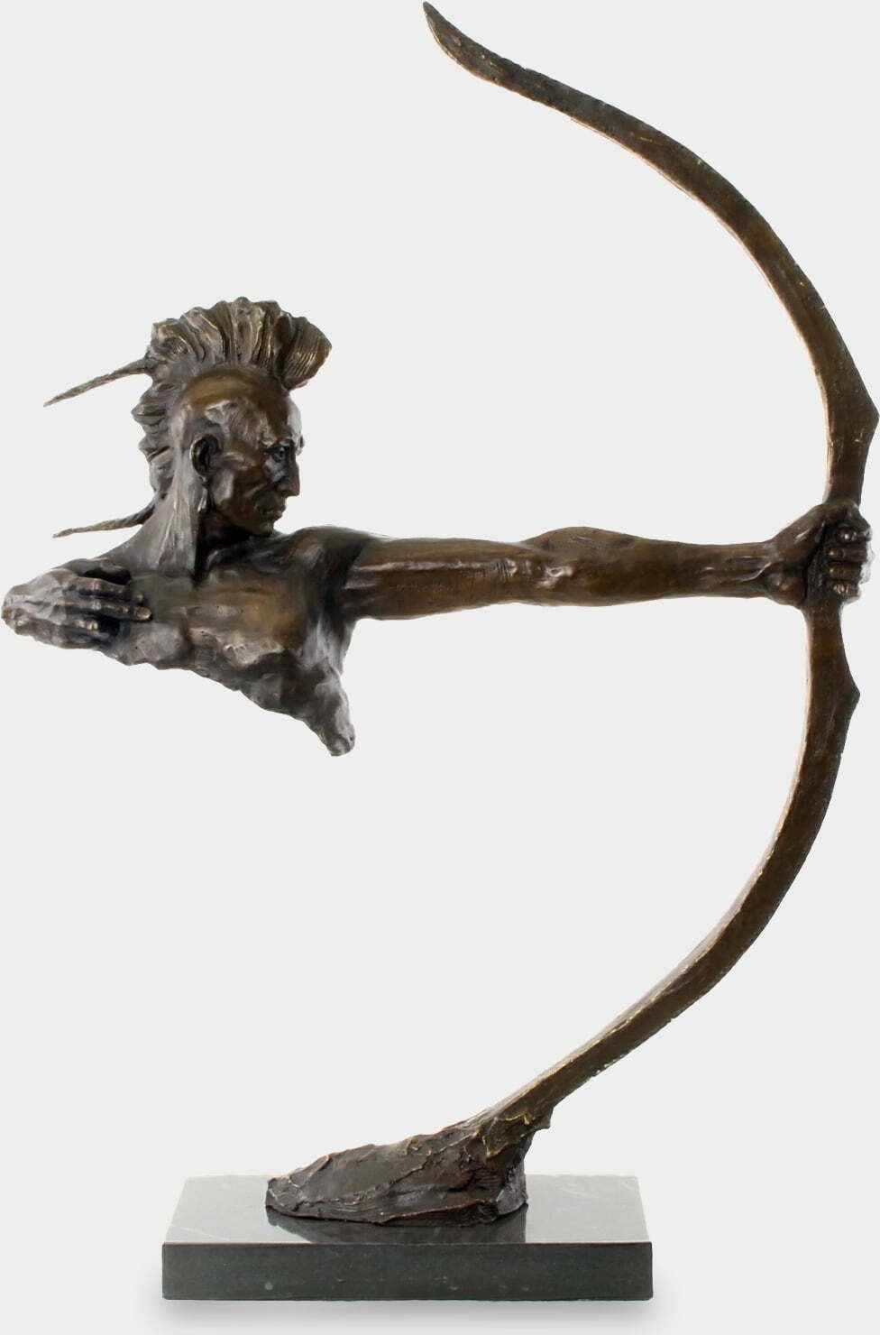 rzezbyzbrazu Wojowniczy Indianin z Łukiem Modernistyczna Rzeźba z Brązu