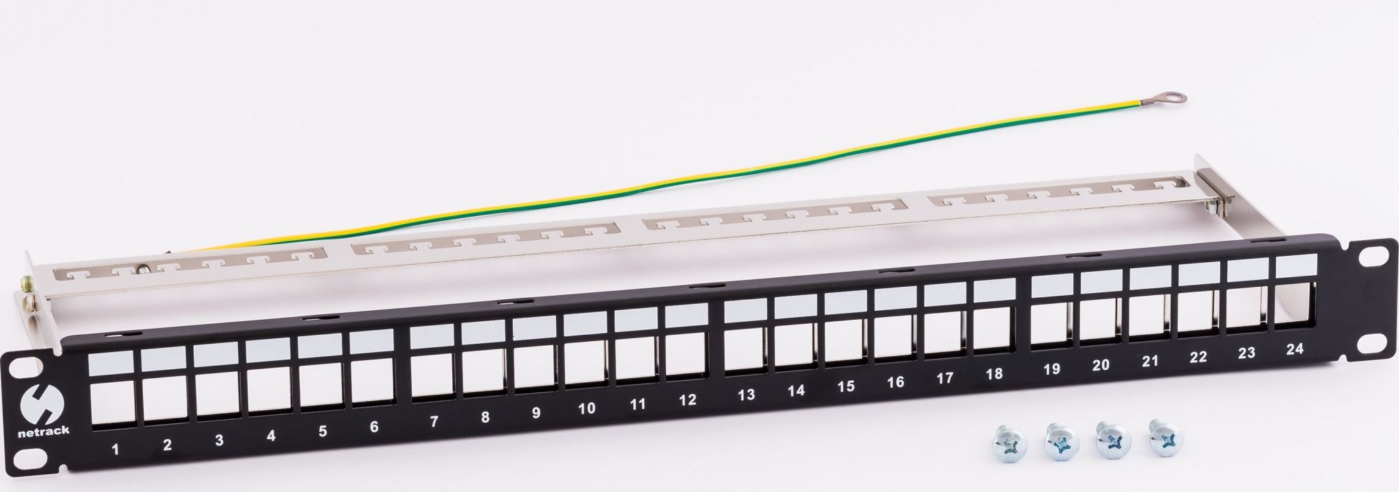 NetRack Patch panel 19" 24x slot Keystone FTP (104-21)