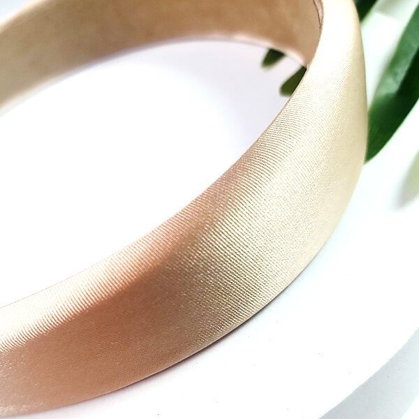 Yeye Satynowa opaska do włosów gładka Yeye Beżowy