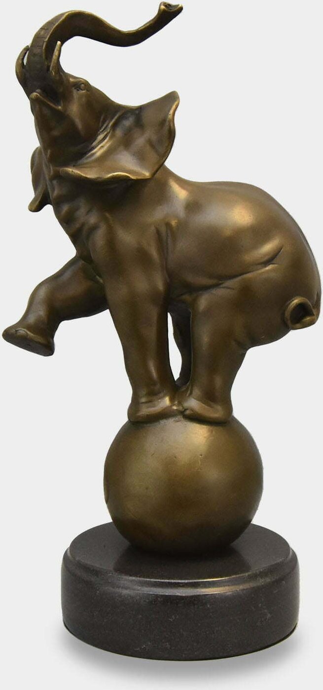 rzezbyzbrazu Tańczący na Kuli Słoń Rzeźba z Brązu