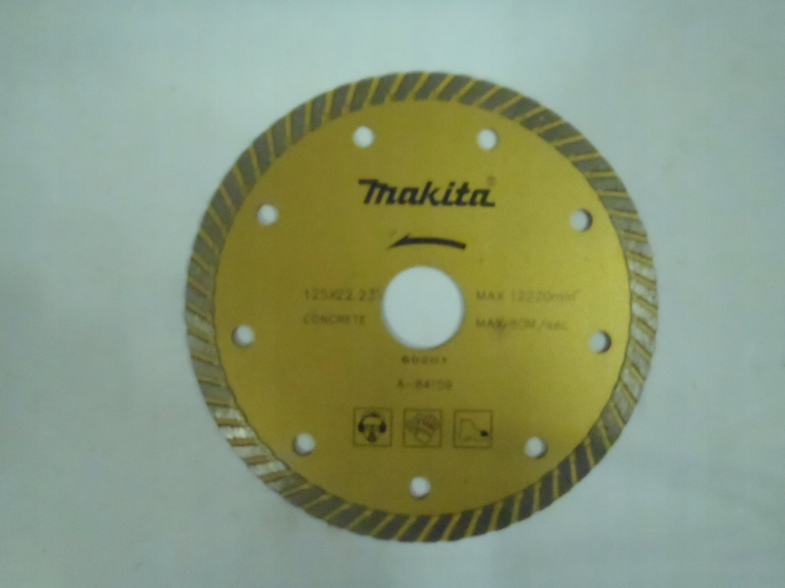 Makita MAKITA TARCZA DIAMENTOWA 115x22,23mm SEGMENT (NA SUCHO) BETON