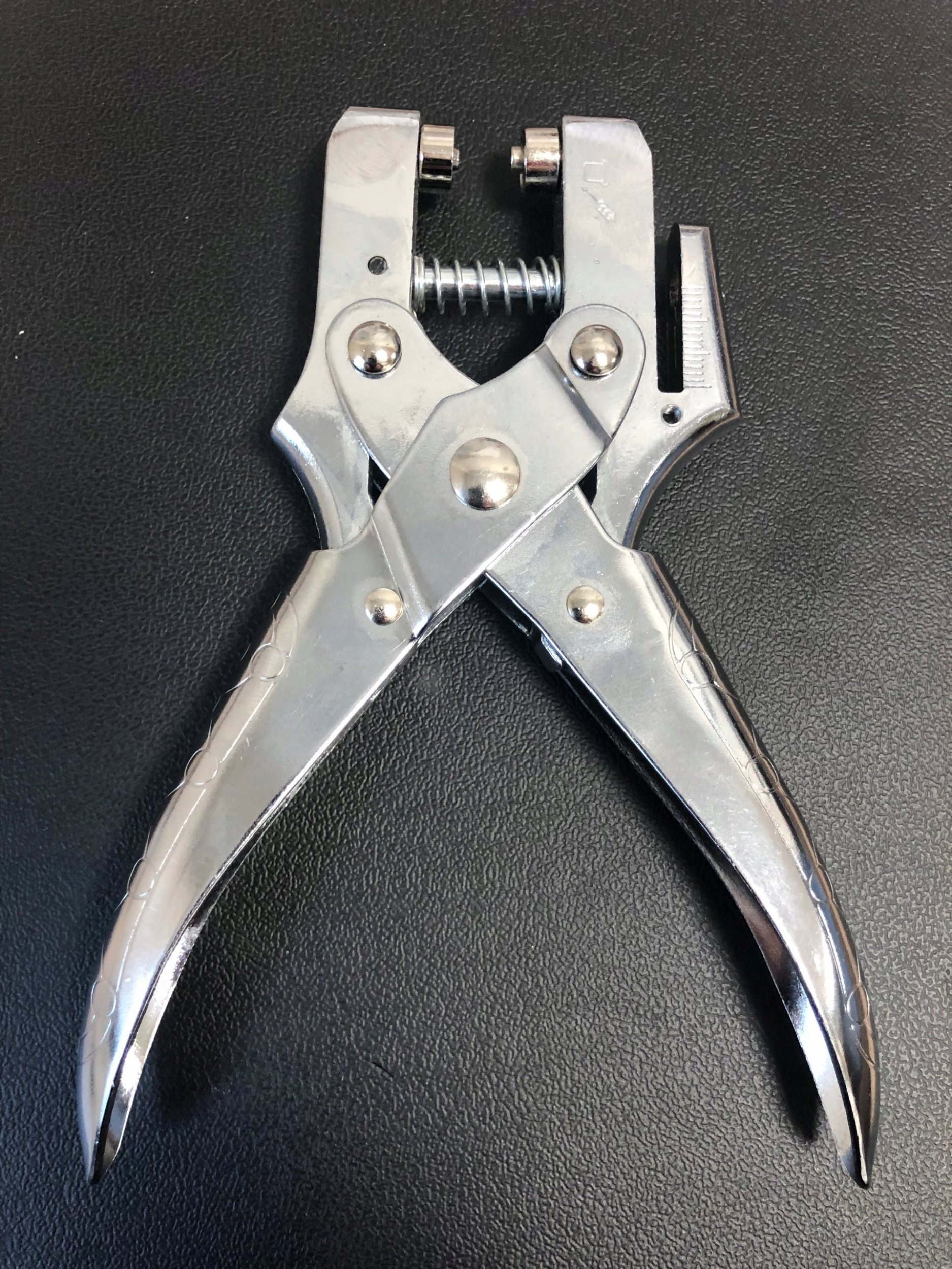 KW-TRIO Zaciskarka do nitów KW-triO Eyelet Punch 09718