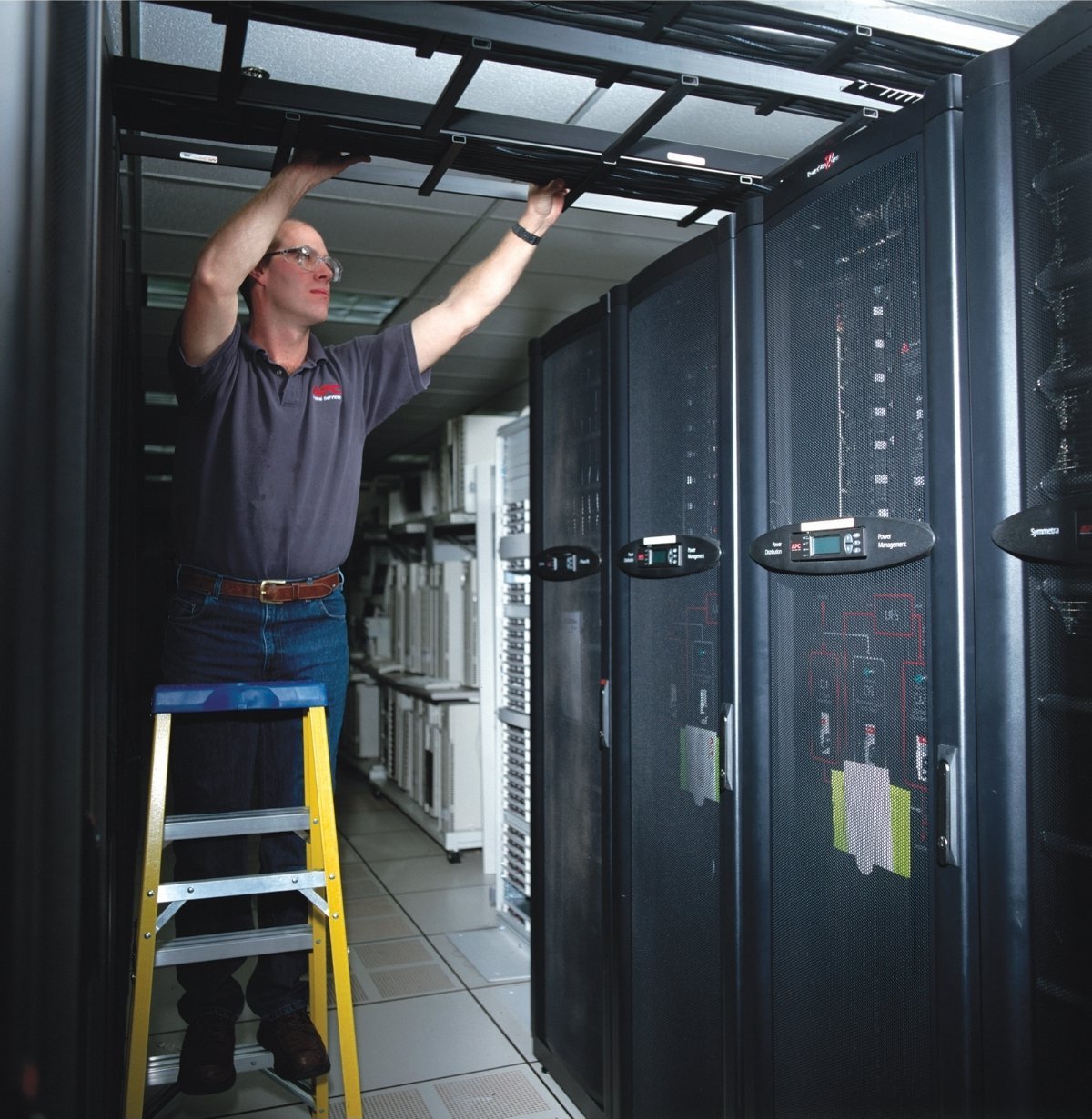 APC APC WOE1YR-EZ-120 rozszerzenia gwarancji 1 lat(a)