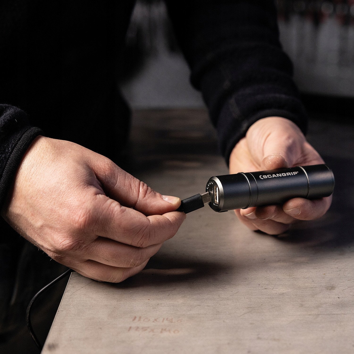 Powerbank o pojemności 4000 mAh z kablem USB C POWER BANK 03.5962 (zamiennik za 03.5782)