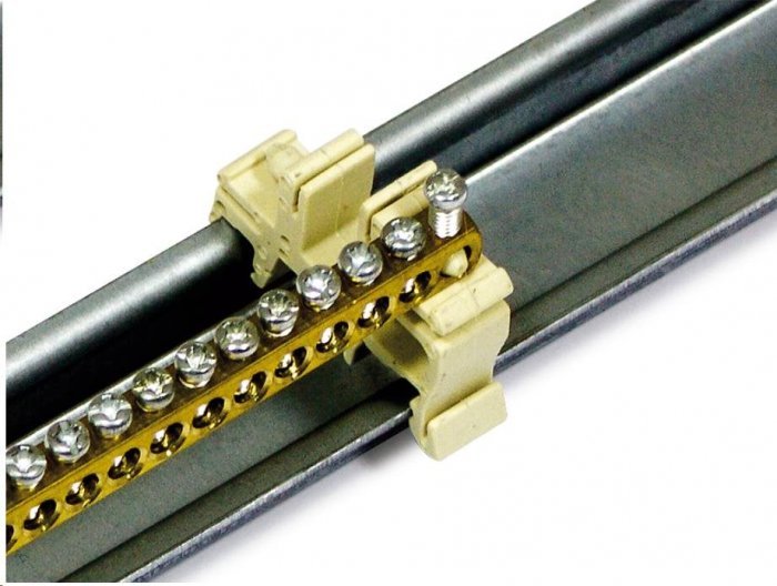 Triton RAX-MS-X84-X1 Erdungsmodul für DIN-Leiste und 19" Vertikalen