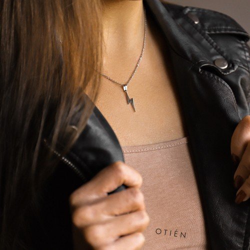 OTIEN Naszyjnik symbol Błyskawica srebrny stal chirurgiczna