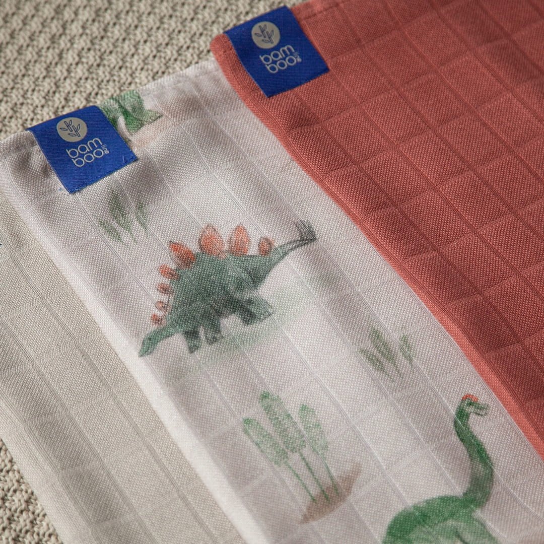 PIELUSZKA BAMB.30X30 DINOZAURY