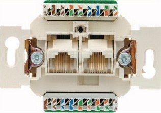 Hager Gniazdo komputerowe UAE 8/8 pinowe nieekranowane kat.5e - 534576