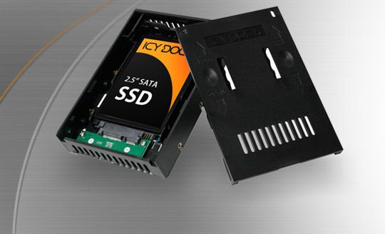 Kieszeń Icy Dock 3.5" na dysk 2.5" SATA EZConvert (MB882SP-1S-2B)