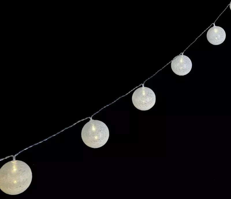 Bawełniane kule girlanda 10 białych lampek 2 m długości na baterie-Ciepłe